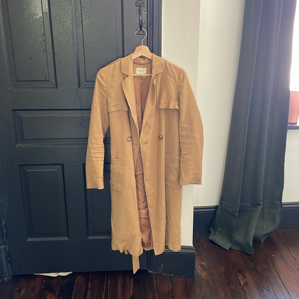 OG Sezane Oprah trench